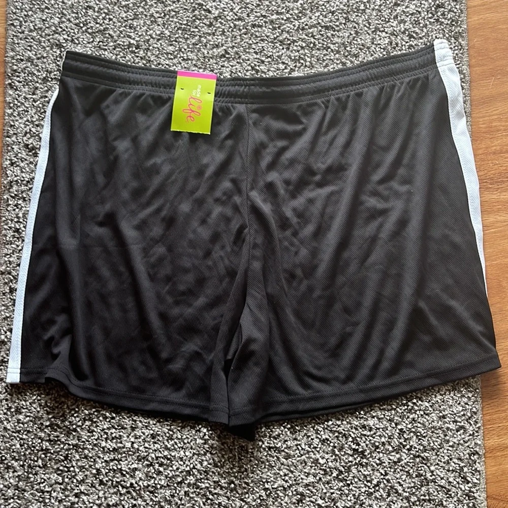 Made for Life quick dri shorts - Picture 2 of 3